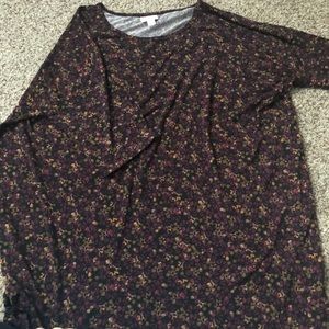 Medium LulaRoe Irma shirt